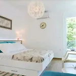 Lavender Apt. W. Balcony In Old Town *