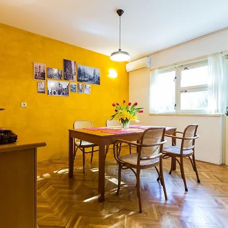 شقة Lavender Apt. W. Balcony In Old Town