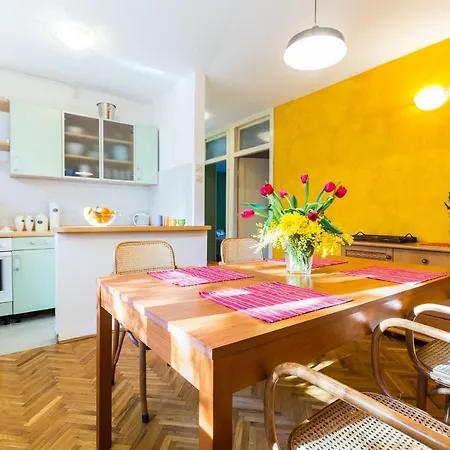 아파트 Lavender Apt. W. Balcony In Old Town