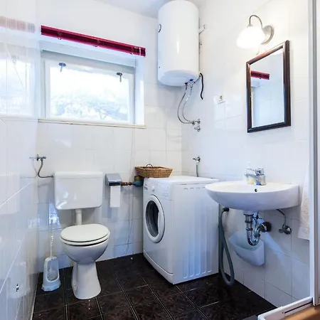 Lavender Apt. W. Balcony In Old Town *