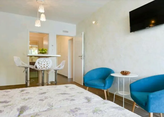 شقة Lavender Apt. W. Balcony In Old Town