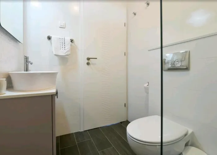 Lavender Apt. W. Balcony In Old Town شقة