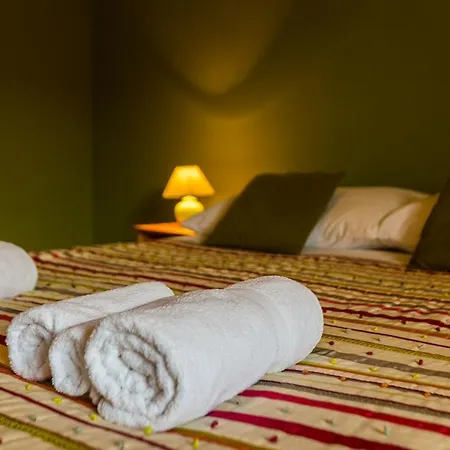 Lavender Apt. W. Balcony In Old Town 아파트 *