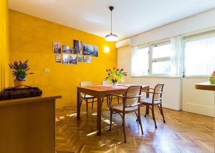 Apartman Lavender Apt. W. Balcony In Old Town