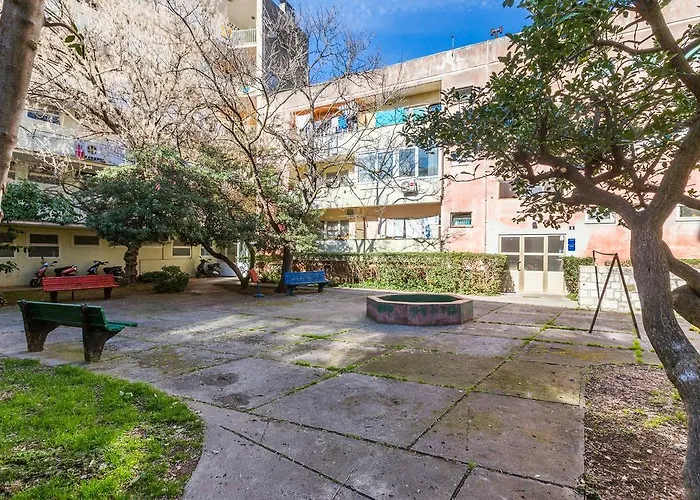 Lavender Apt. W. Balcony In Old Town * Zadar