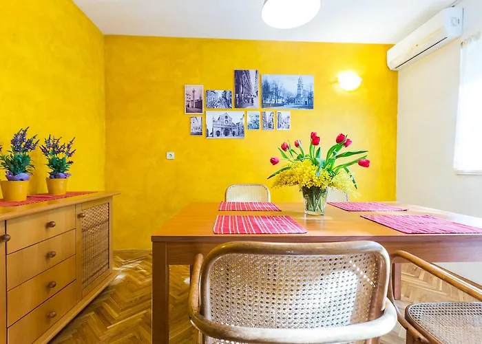 Διαμέρισμα Lavender Apt. W. Balcony In Old Town