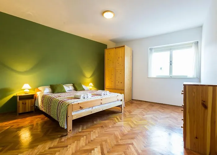 Lavender Apt. W. Balcony In Old Town Apartman Zadar