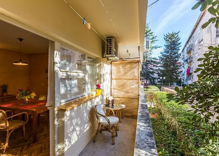 Lavender Apt. W. Balcony In Old Town Ζαντάρ