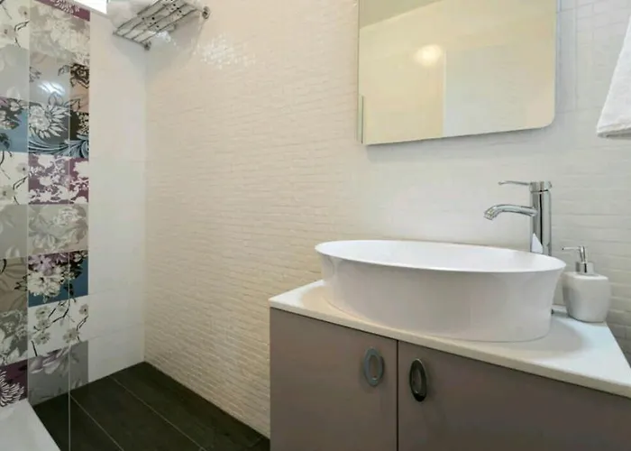 Lavender Apt. W. Balcony In Old Town Ζαντάρ