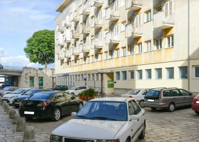 Lavender Apt. W. Balcony In Old Town Διαμέρισμα *