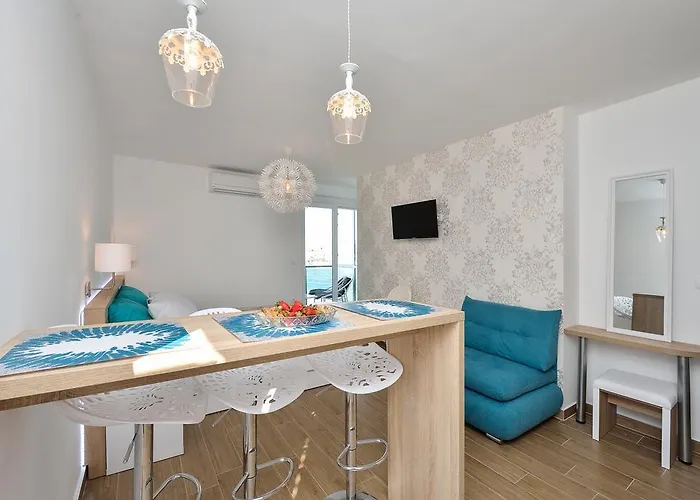 Lavender Apt. W. Balcony In Old Town Zadar