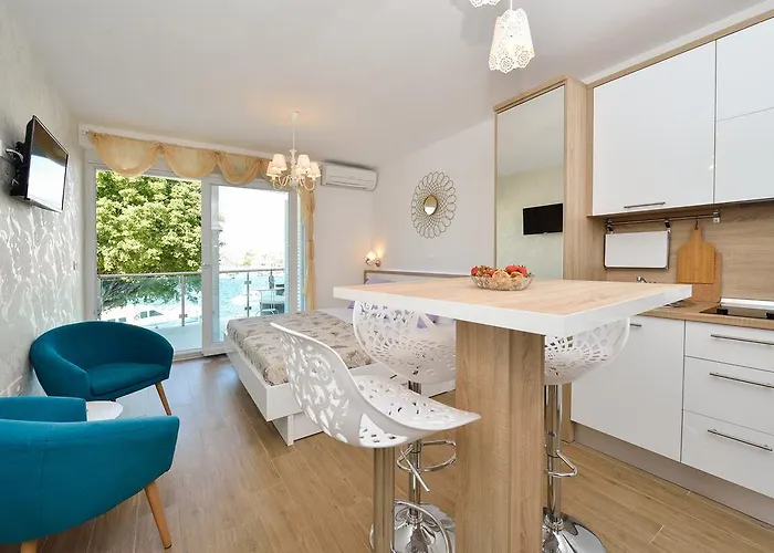 Lavender Apt. W. Balcony In Old Town Διαμέρισμα *