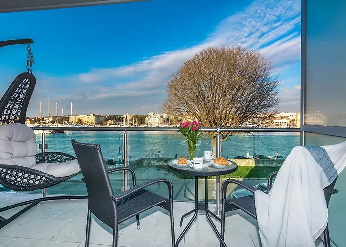 Lavender Apt. W. Balcony In Old Town *