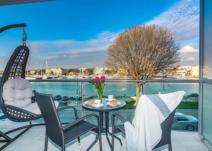 Lavender Apt. W. Balcony In Old Town *